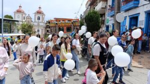 Granadinos se sumaron a la marcha nacional por los niños