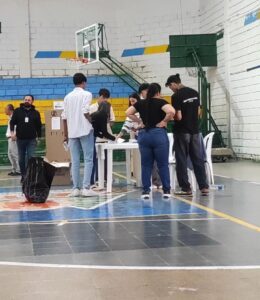 Los jóvenes acudieron a las urnas para elegir el Concejo Municipal de Juventud